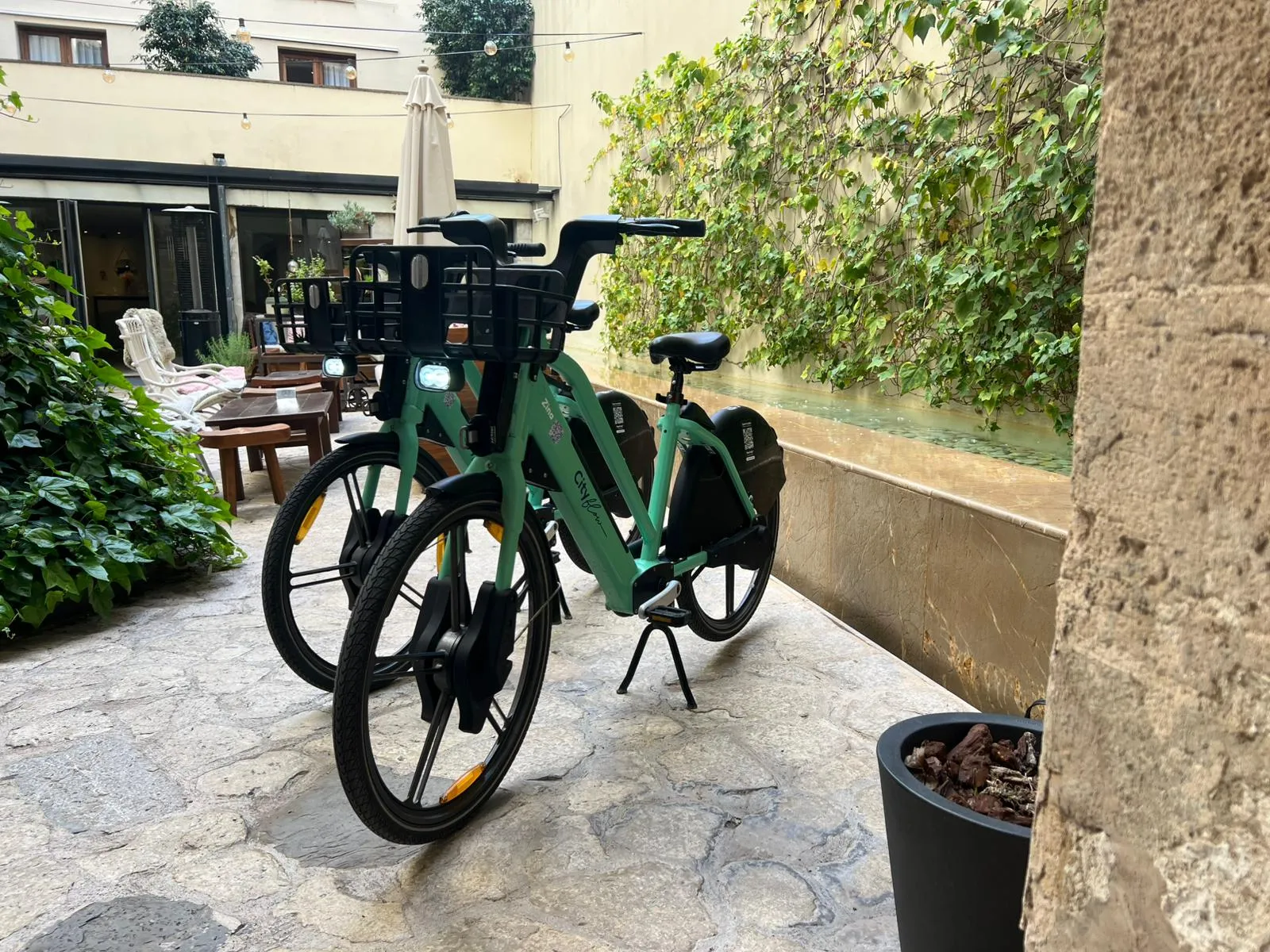 E-bikes as a premium amenity: how they boost your hotel's ratings and direct bookings
